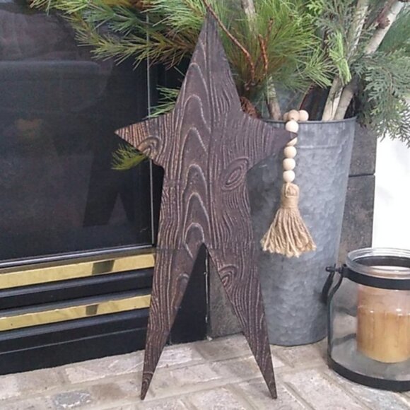 NWOT Rustic Metal Star With Wood Grain Detail - Picture 1 of 11